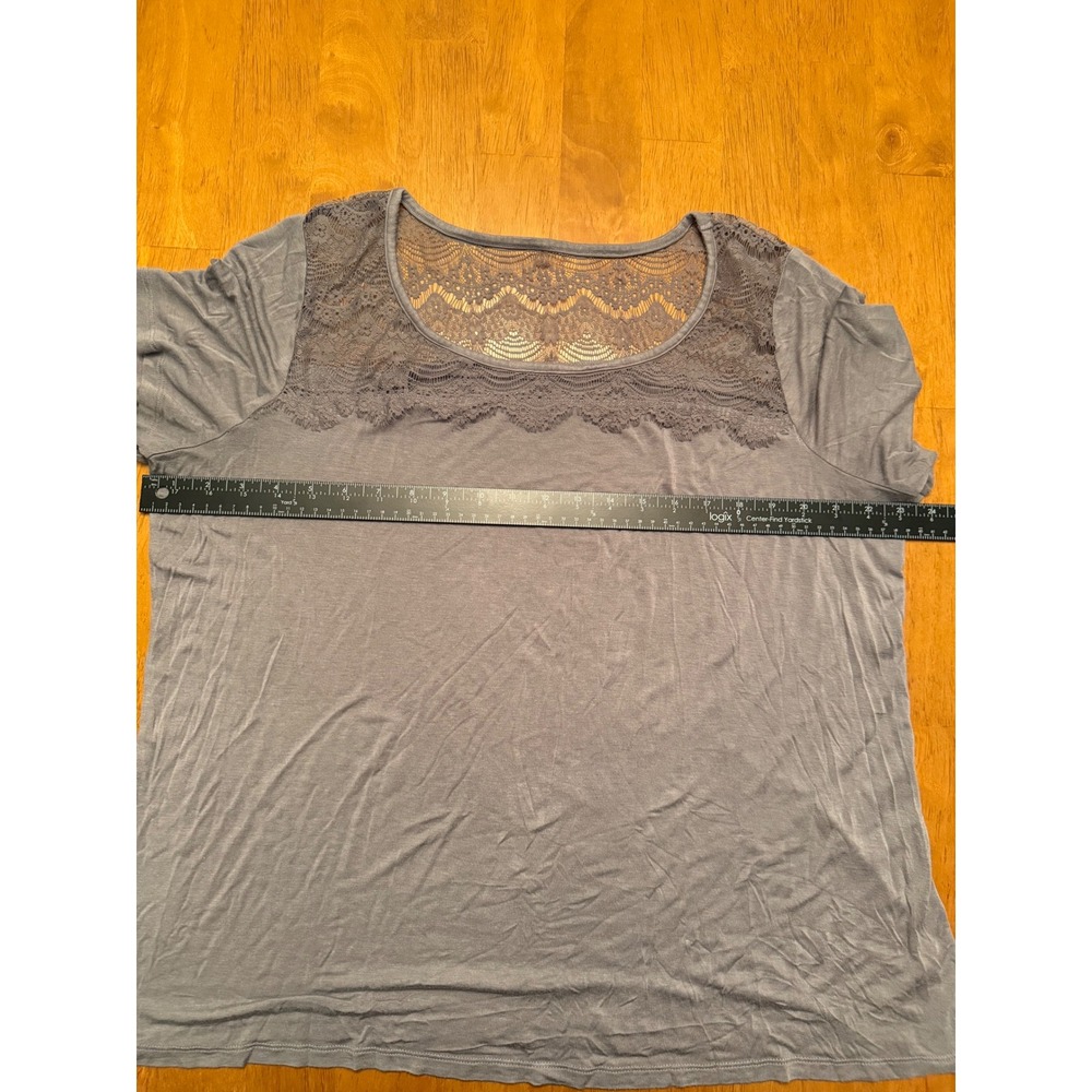 Lane Bryant Womens Gray Lace Yoke Short Sleeve Scoop Neck Knit Top 18/20 - Picture 4 of 6